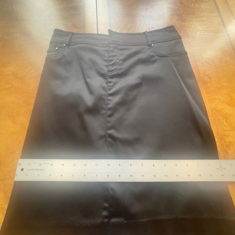 Gorgeous Tuxedo Satin Mini Skirt! - Picture 8 of 10